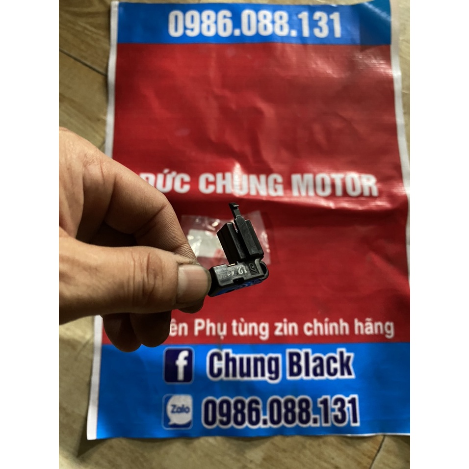 Công tắc côn tay R15v3 zin chính hãng