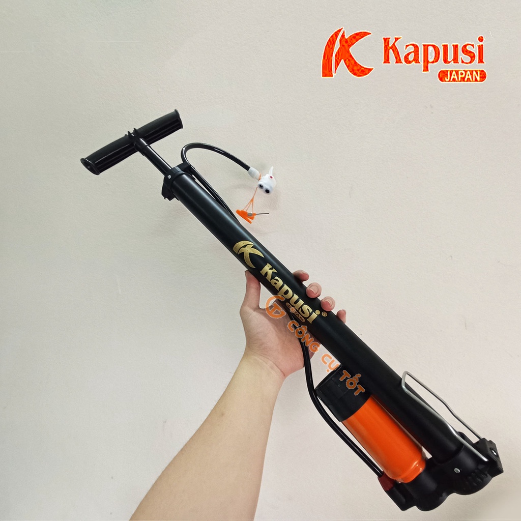 Bơm xe tay có đồng hồ và bình 7 cân hơi Kapusi