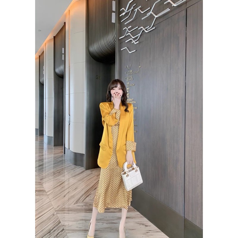 SIÊU PHẨM Khoác Blazer và Váy lụa QCCC