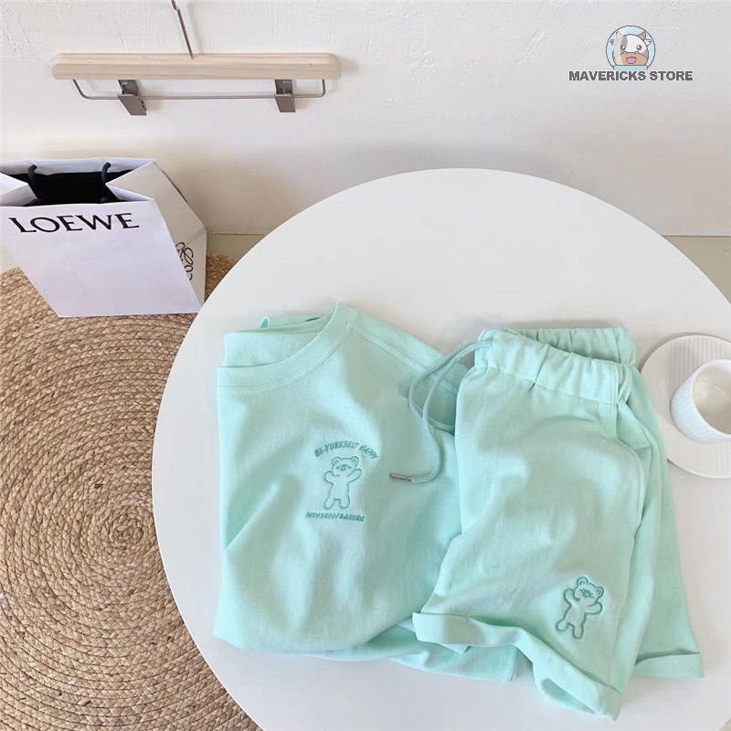 Bộ áo thun tay ngắn và quần đùi thêu họa tiết gấu thời trang dành cho nữ
