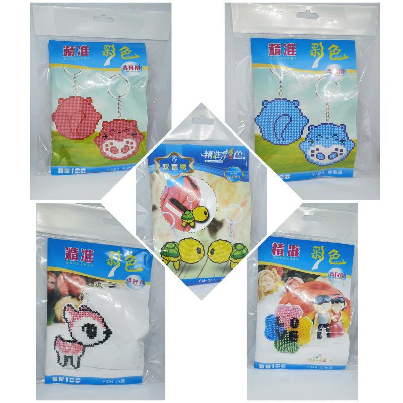 MÓC KHÓA THÊU CHỮ THẬP ĐÍNH HẠT MẪU 3 (TỰ THÊU)