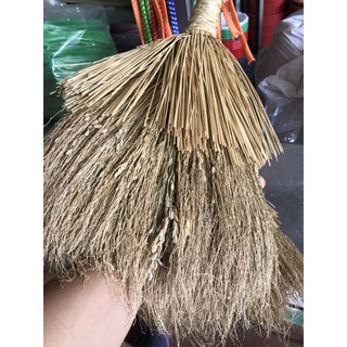 Chổi rơm nếp làm thủ công