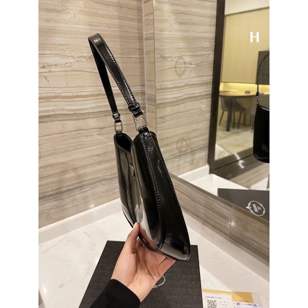 TÚI PRADA CLEO KẸP NÁCH SIZE 25CM