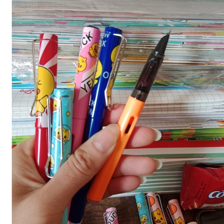 Bút máy xóa được HỌA TIẾT kèm 1 Ống mực cho bé tập viết