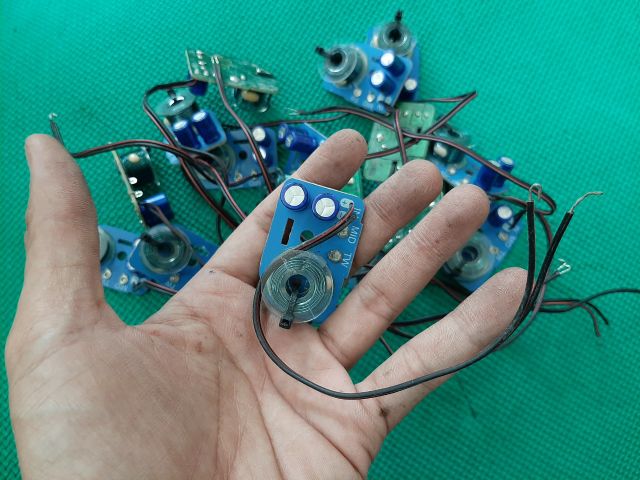 Cặp phân tần lọc chép mid Ken wood hàng rã loa xe hơi ra, sài tốt. Giá 2 cái