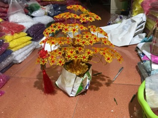 Dây đỏ treo tiền xu may mắn