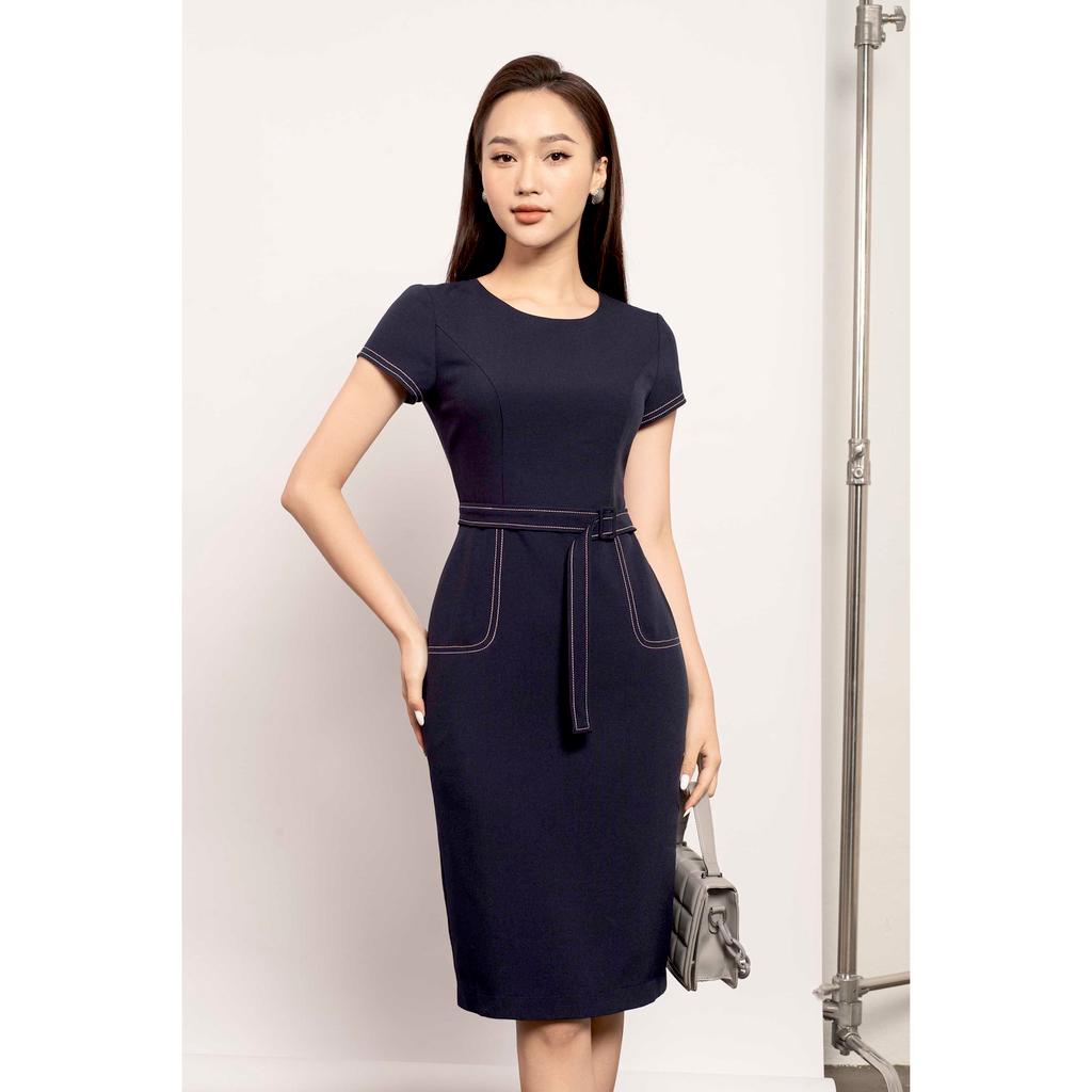 Đầm ôm tay hến cổ tròn, kèm đai eo, may viền chỉ trắng. MMOutfit M-DA061221377