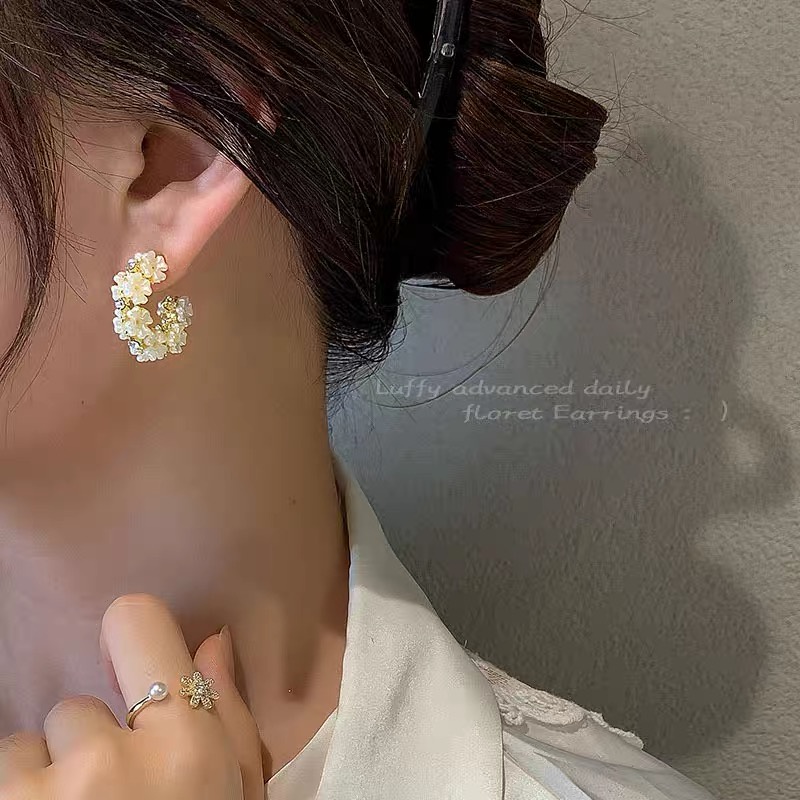 MOCHASHUBông Tai Đính Ngọc Trai Cao Cấp Sang Trọng Cho Nữ