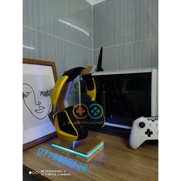 Giá treo tai nghe gỗ thông rgb