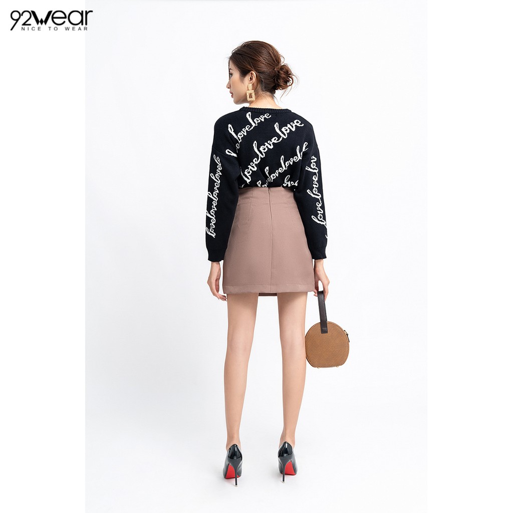 Chân váy chữ A ngắn 2 vạt trước JAW0819 92WEAR | BigBuy360 - bigbuy360.vn