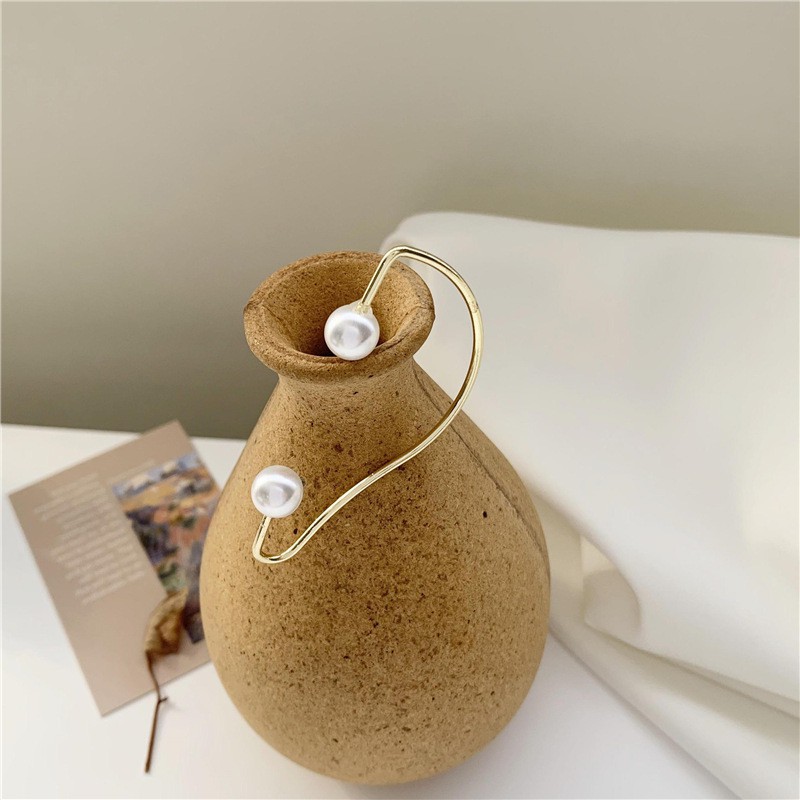 Khuyên tai kẹp vành một bên không bấm lỗ K150 bằng hợp kim mạ vàng hoặc bạc dáng cài (1 chiếc)