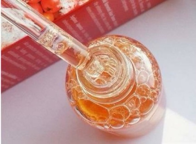 Serum Natura Siberica dưỡng trắng da mờ thâm căng mịn | BigBuy360 - bigbuy360.vn