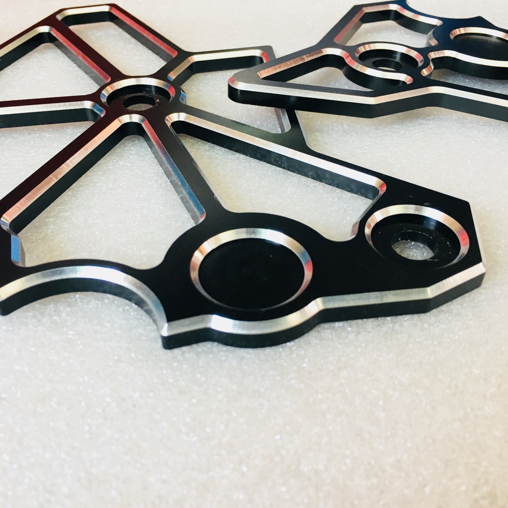 CHE BEN ĐẠP CNC 2 BÊN + LOGO TITANIUM 2 BÊN CHO SATRIA_RAIDER . DoChoiXeMay