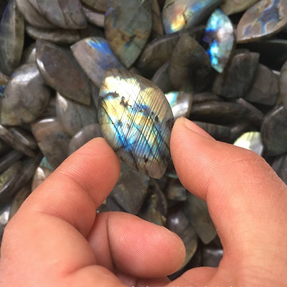 Đá xà cừ tự nhiên từ Madagascar hình dáng không đều được đánh bóng làm phụ kiện trang trí thủ công