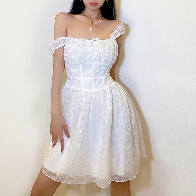 Đầm Cổ Vuông Phối Ren Hở Lưng Thiết Kế Ngọt Ngào Thời Trang Cho Nữ