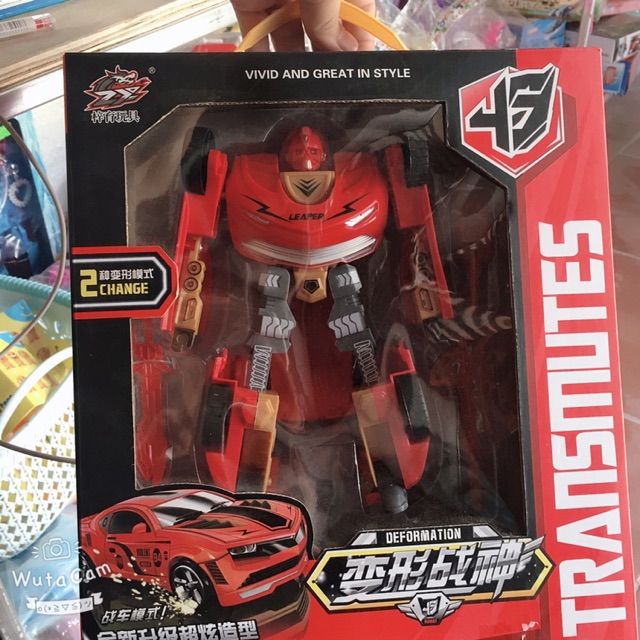 Robot biến hình siêu xe