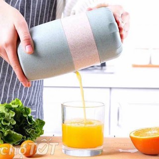 Dụng cụ vắt cam lúa mạch kèm cốc đựng