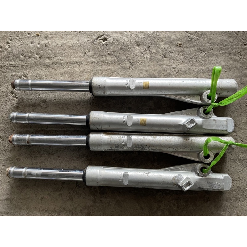 Thụt trước xe máy wave zem.Loại tàu