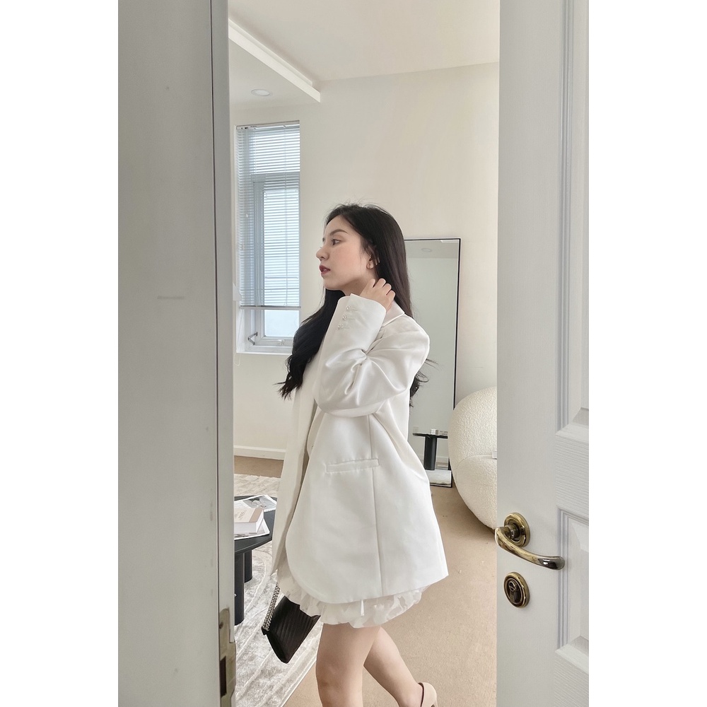XIPI - Áo Vest Trắng Nút Đính Đá