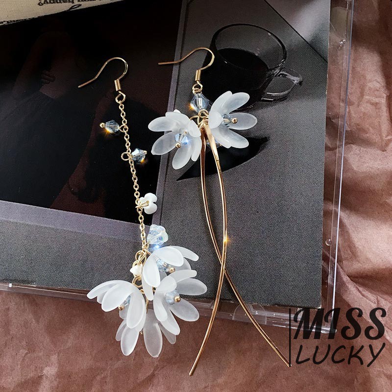 Khuyên tai nữ kiểu dáng không đối xứng thời trang cá tính