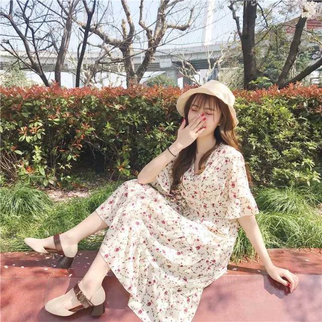 Váy hoa nhí đuôi cá tay lỡ cổ V có sẵn | BigBuy360 - bigbuy360.vn