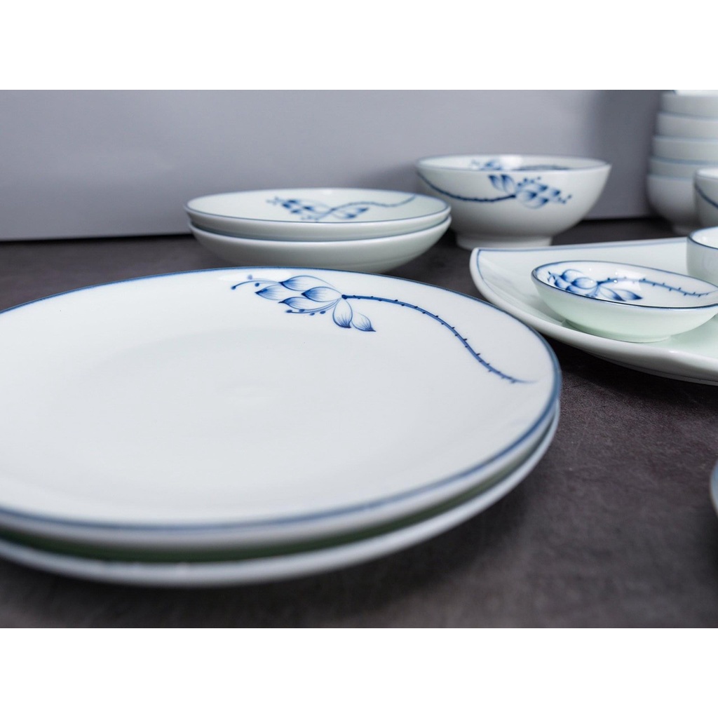 Bộ Bát Đĩa Men Lam Vẽ Sen Thu Bát Tràng