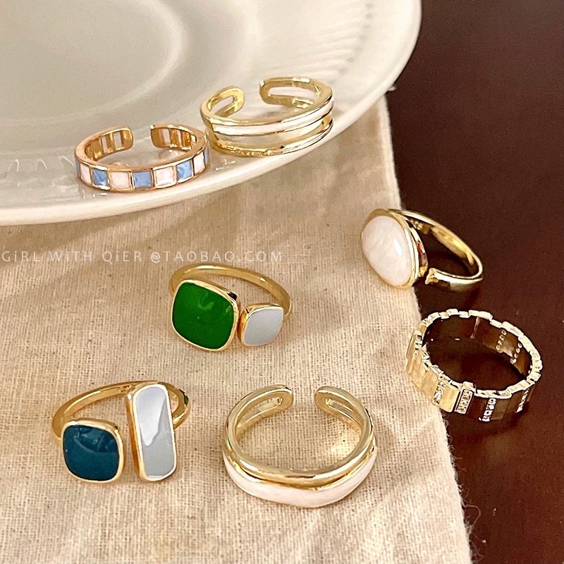 Nhẫn màu vàng gold style vintage