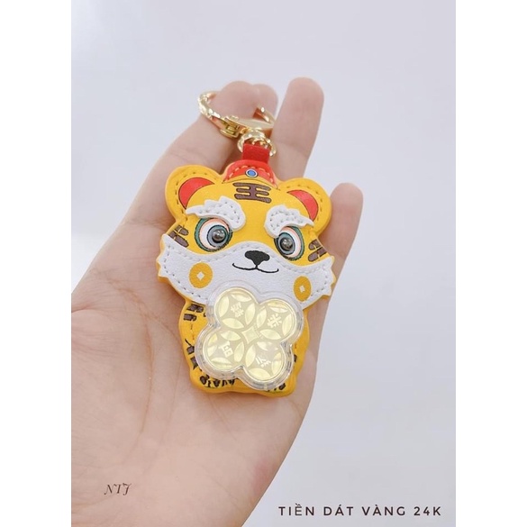 Móc treo hổ thần tài mạ vàng 9999 mang lại may mắn cho năm 2022