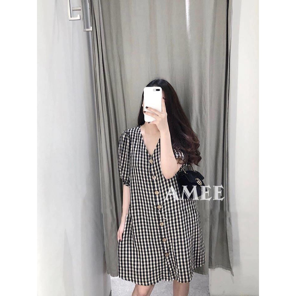 Váy bầu kẻ đen duy dọc cổ tim V