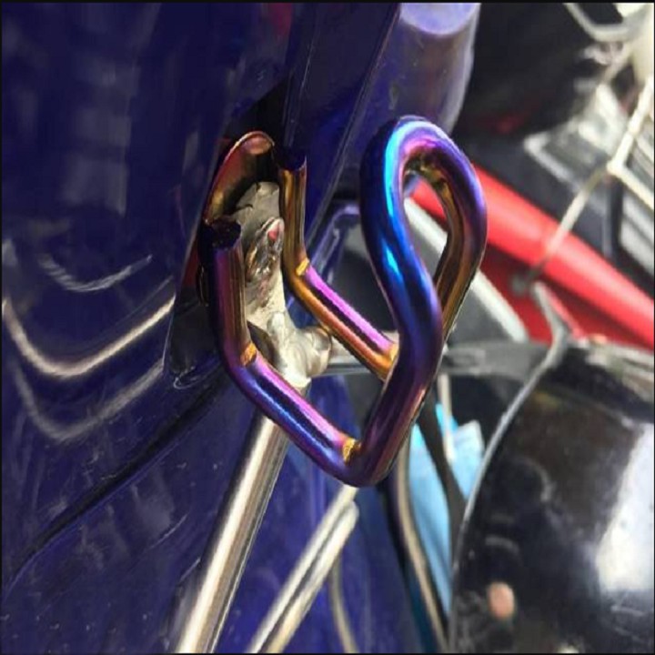 MÓC TREO ĐỒ XE MÁY XI 7 MÀU - TITAN - dochoixemay