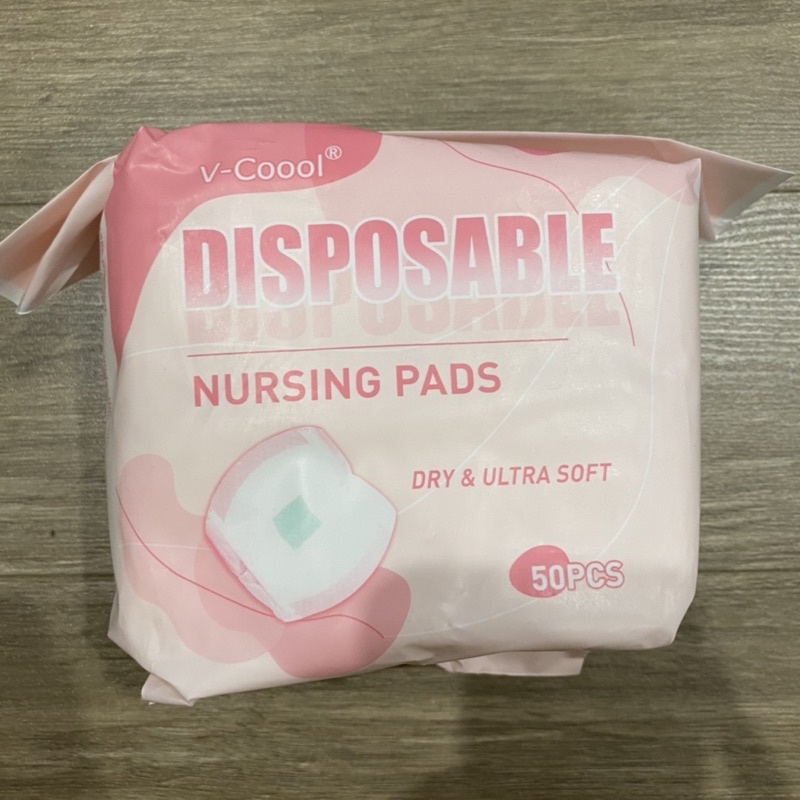 Thấm sữa dùng 1 lần Vcoool, miếng dán chắc chắn, thiết kế ôm sát