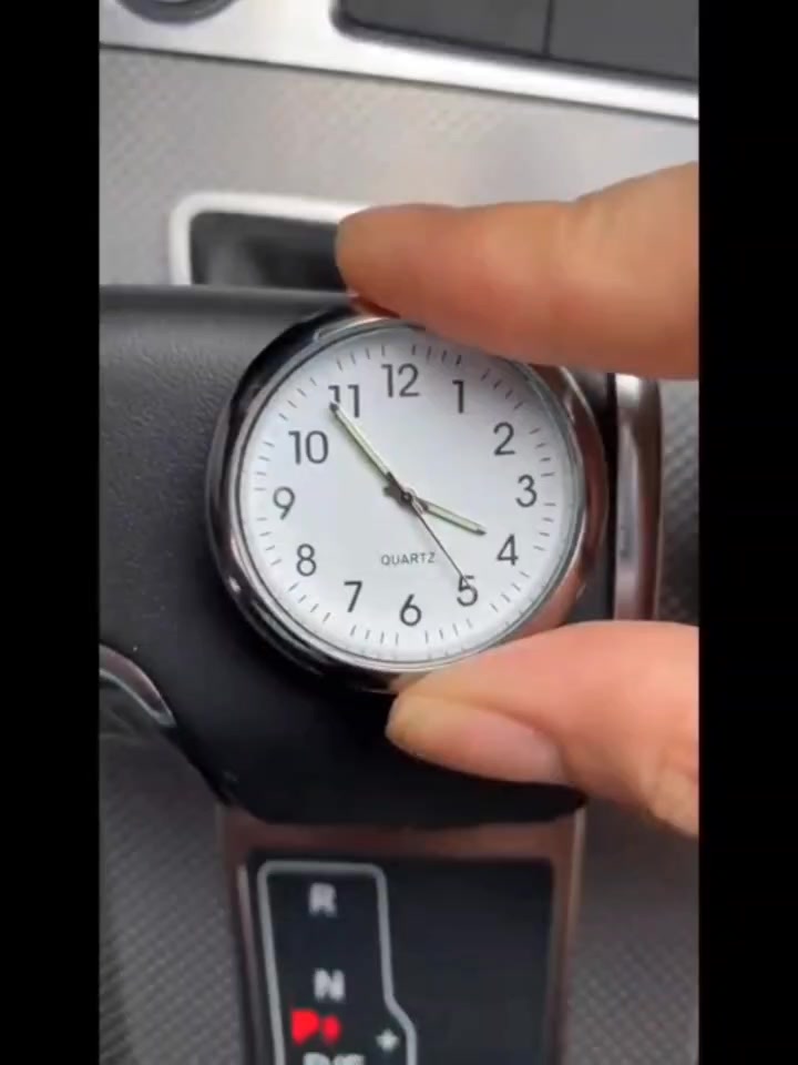 Đồng hồ trang trí sáng tạo gắn trong xe hơi | BigBuy360 - bigbuy360.vn