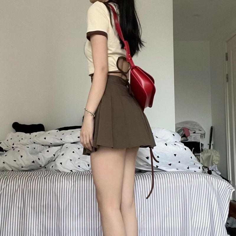 Set áo croptop ngắn tay dáng ngắn và chân váy bóng chày