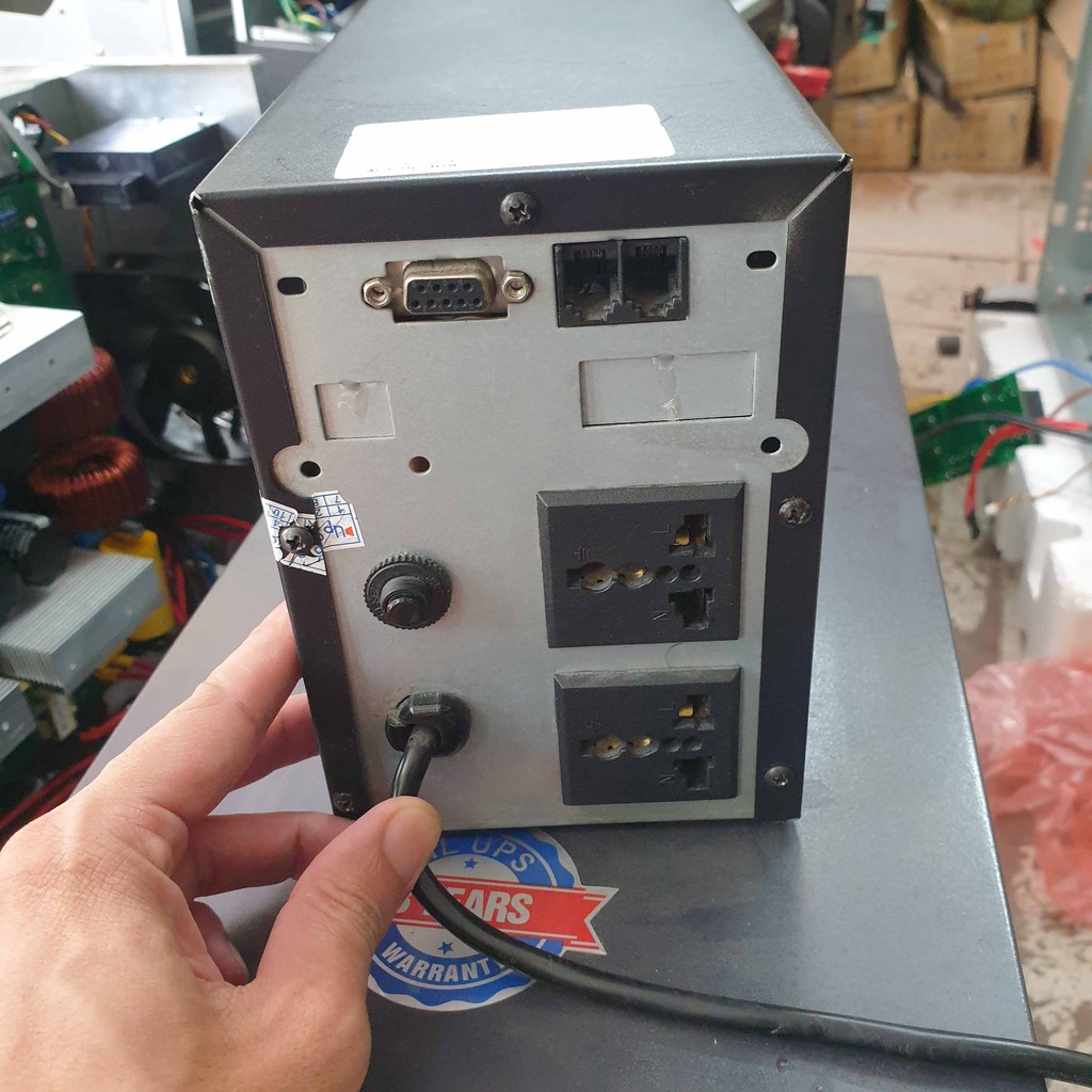 Bộ lưu điện upselec 1000va/600w; ups 1000va máy cũ main mạch zin nguyên bản máy chưa bao gồm ắc quy
