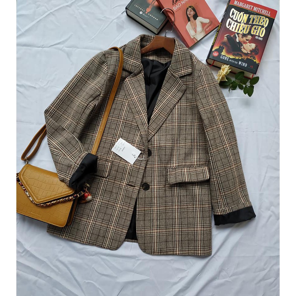 Blazer kẻ - Chiếc áo QUỐC DÂN không thể thiếu trong tủ đồ của các nàng