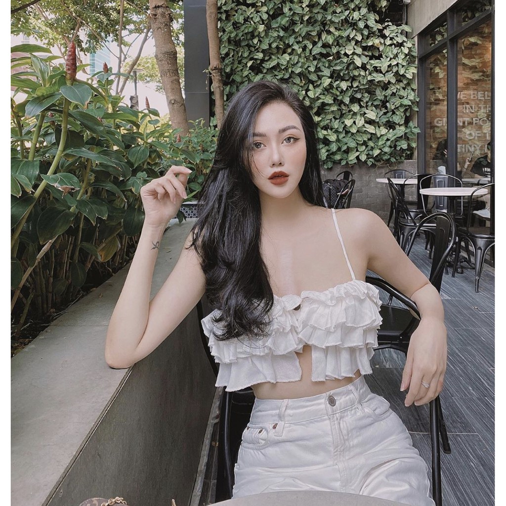Áo 2 Dây Croptop Bèo 4 Tầng Nút Gỗ (TRẮNG) | BigBuy360 - bigbuy360.vn