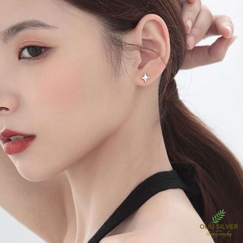 Bông Tai Bạc S925 Ngôi Sao Bốn Cánh Bất Đối Xứng Trẻ Trung Cá Tính | Khuyên Tai Nữ Trang Sức Bạc Thời Trang