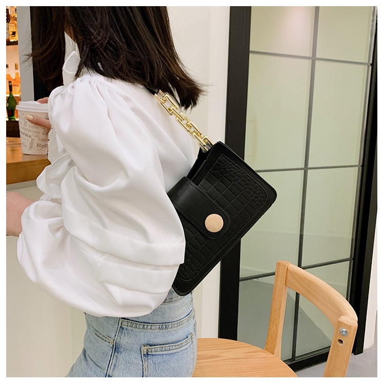 Túi đeo chéo IELGY dây xích thời trang cho nữ