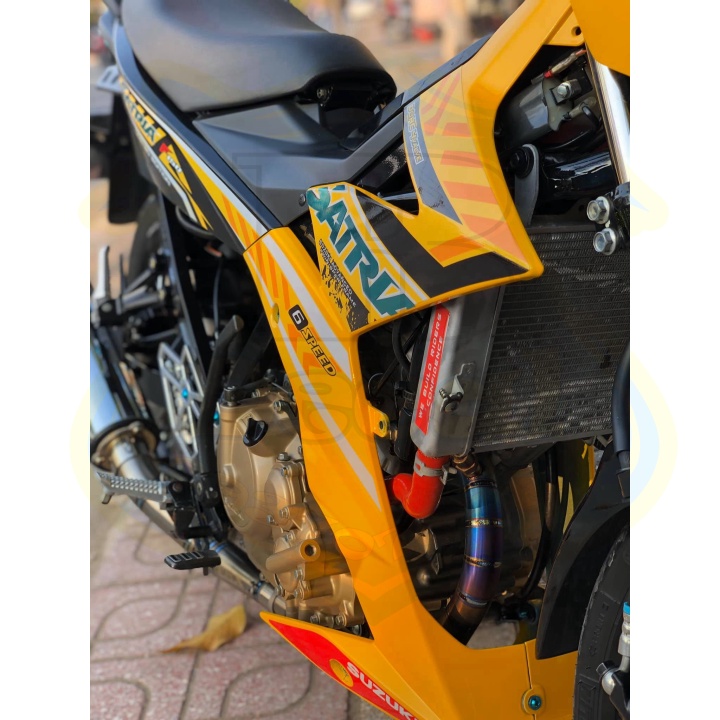 ( Quí khách vui lòng mang ra tiệm cho thợ dán ) Tem satria fi vàng v1