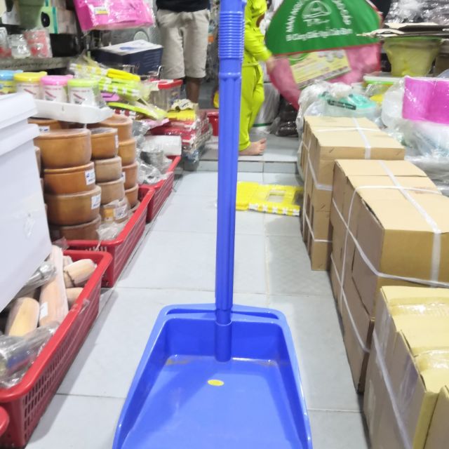 Ki hốt rác cán dài