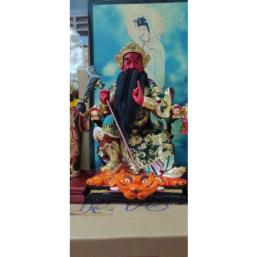 Tượng quan thánh đế quân, quan bình và châu xương.