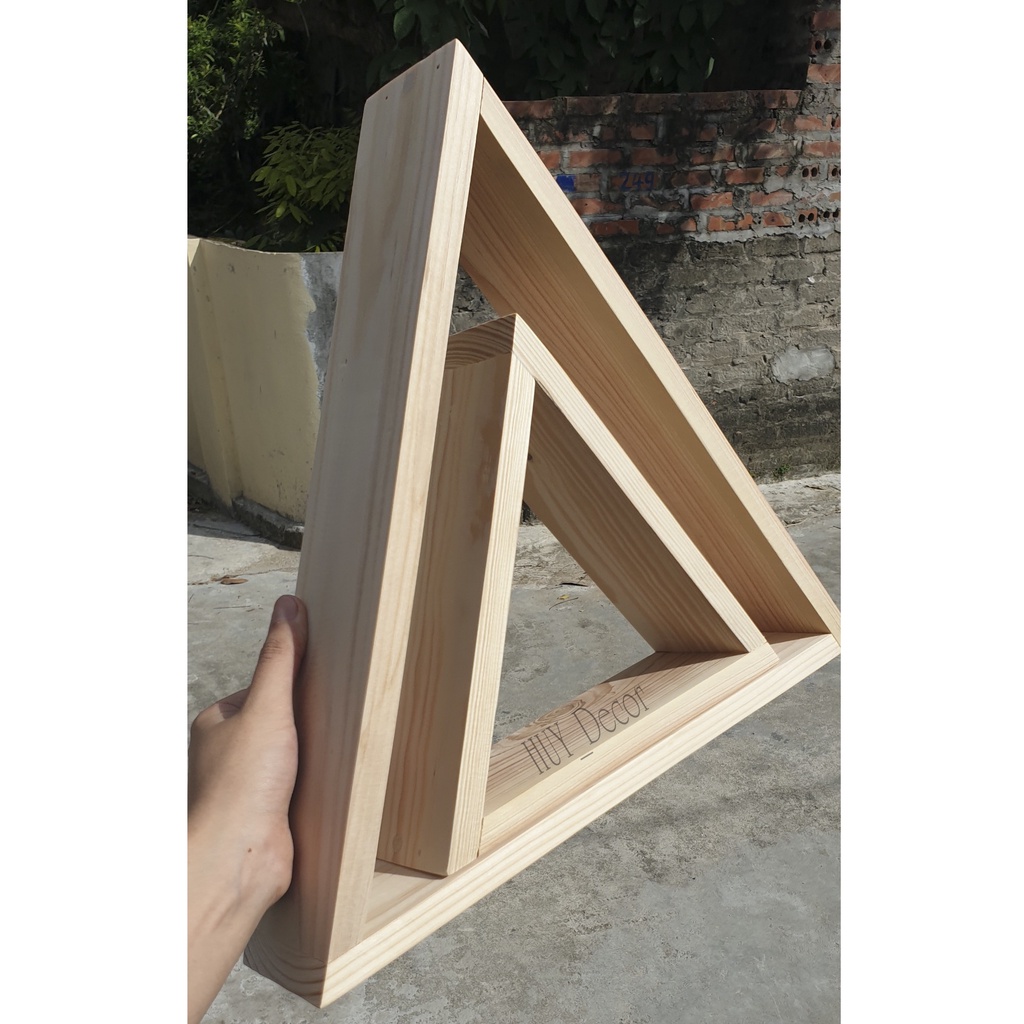 Khung gỗ Tam giác treo tường / Kệ gỗ thông trang trí  HUY_Decor