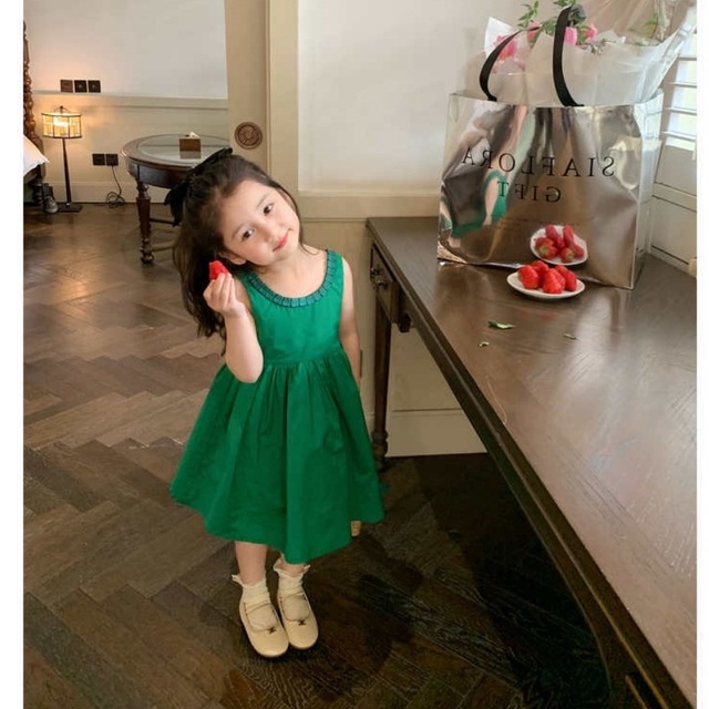 Váy babydoll hở lưng bé gái chất thô, váy thô nến sát nách thiết kế cổ sang chảnh cho bé