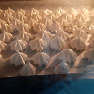 210g Bánh nụ hôn meringue