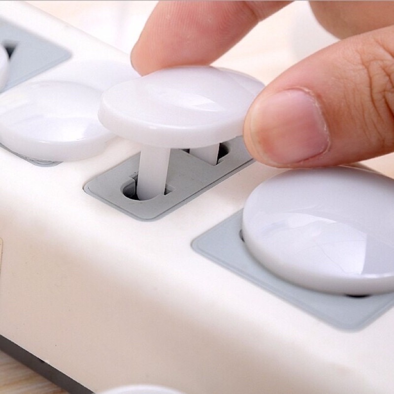 1 Cái nút bịt ổ điện an toàn cho bé