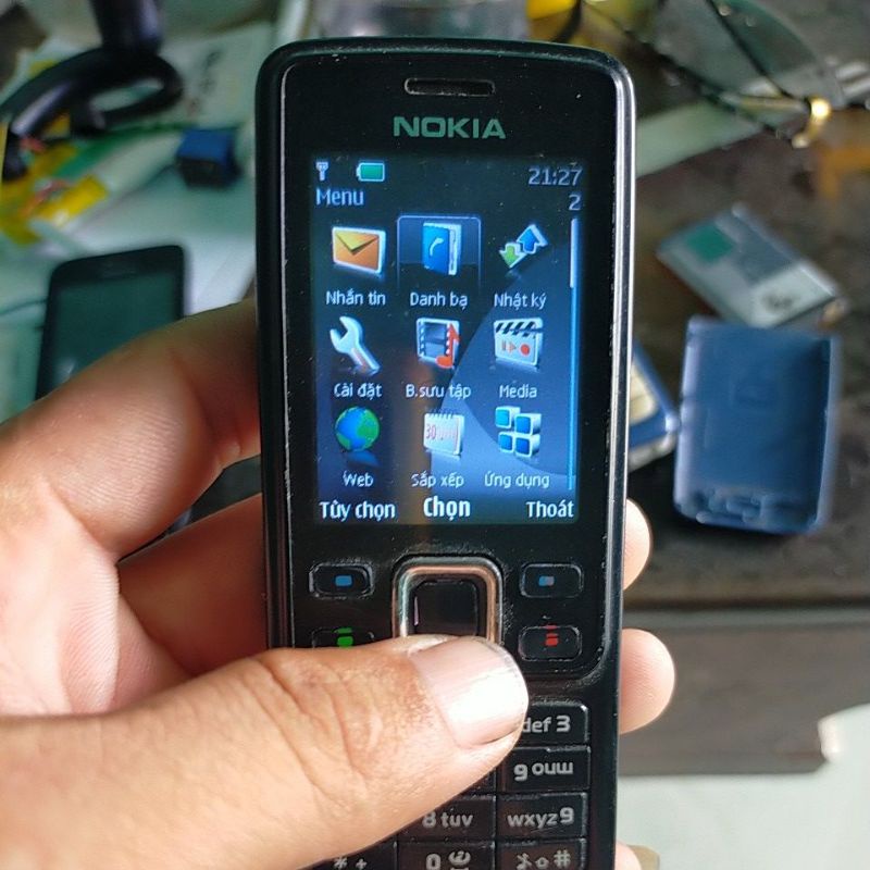 Điện thoai nokia 6300 cũ, có pin và sạc