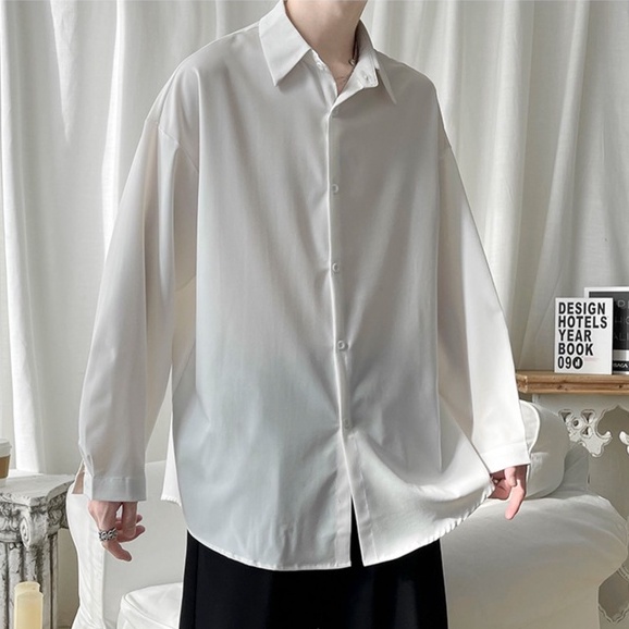 Áo Sơ Mi Tay Dài Bằng Lụa Lạnh Cao Cấp Dáng Rộng Màu Đen Dễ Phối Đồ Thời Trang Hàn Quốc Cho Nam