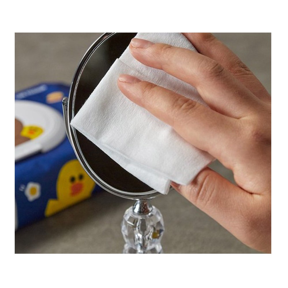 Hộp khăn giấy ướt 60 tờ dạng rút họa tiết Line Friends đa năng khử trùng tay tiện dụng