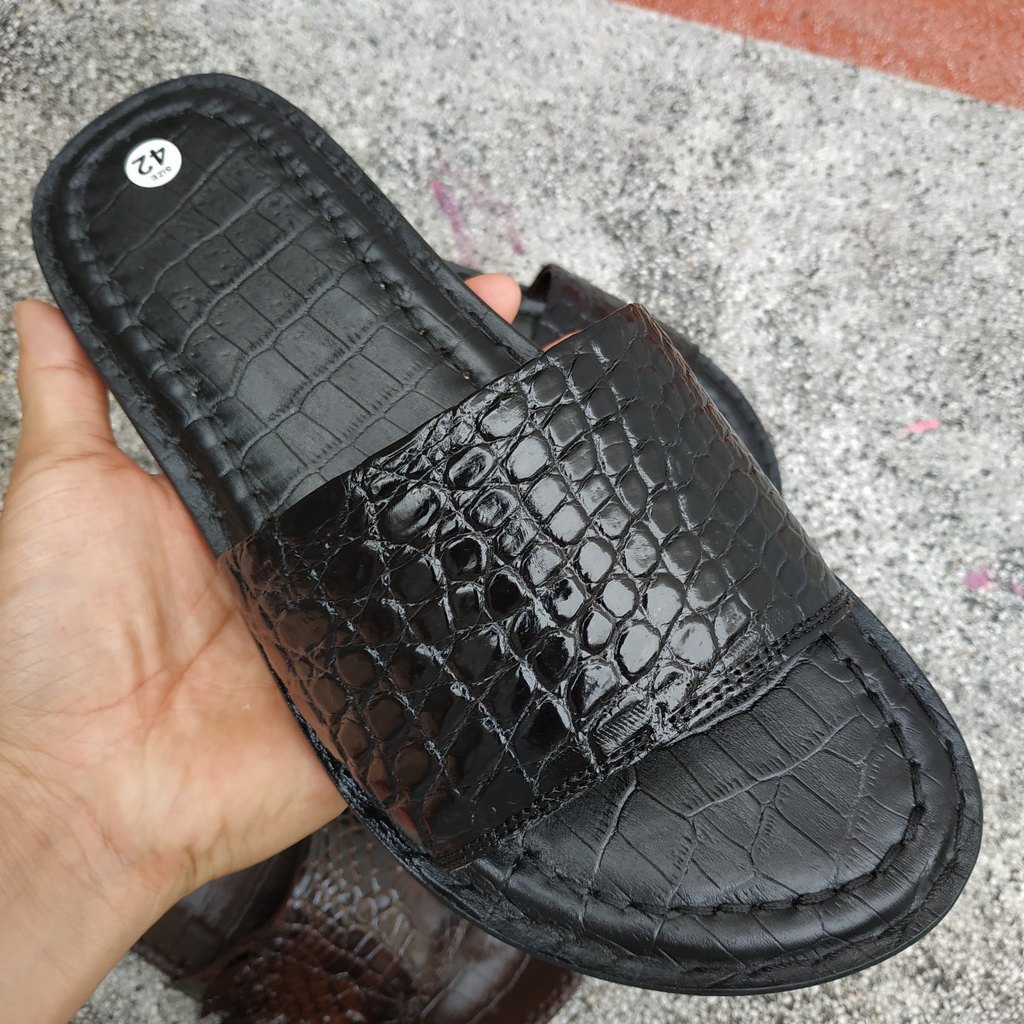 Dép ngang da bụng cá sấu rất đẹp!