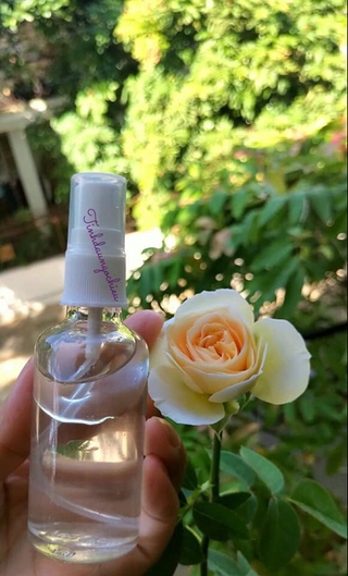 Xịt tóc tinh dầu bưởi Ngọc Hiếu 50ml ( có kiểm định )
